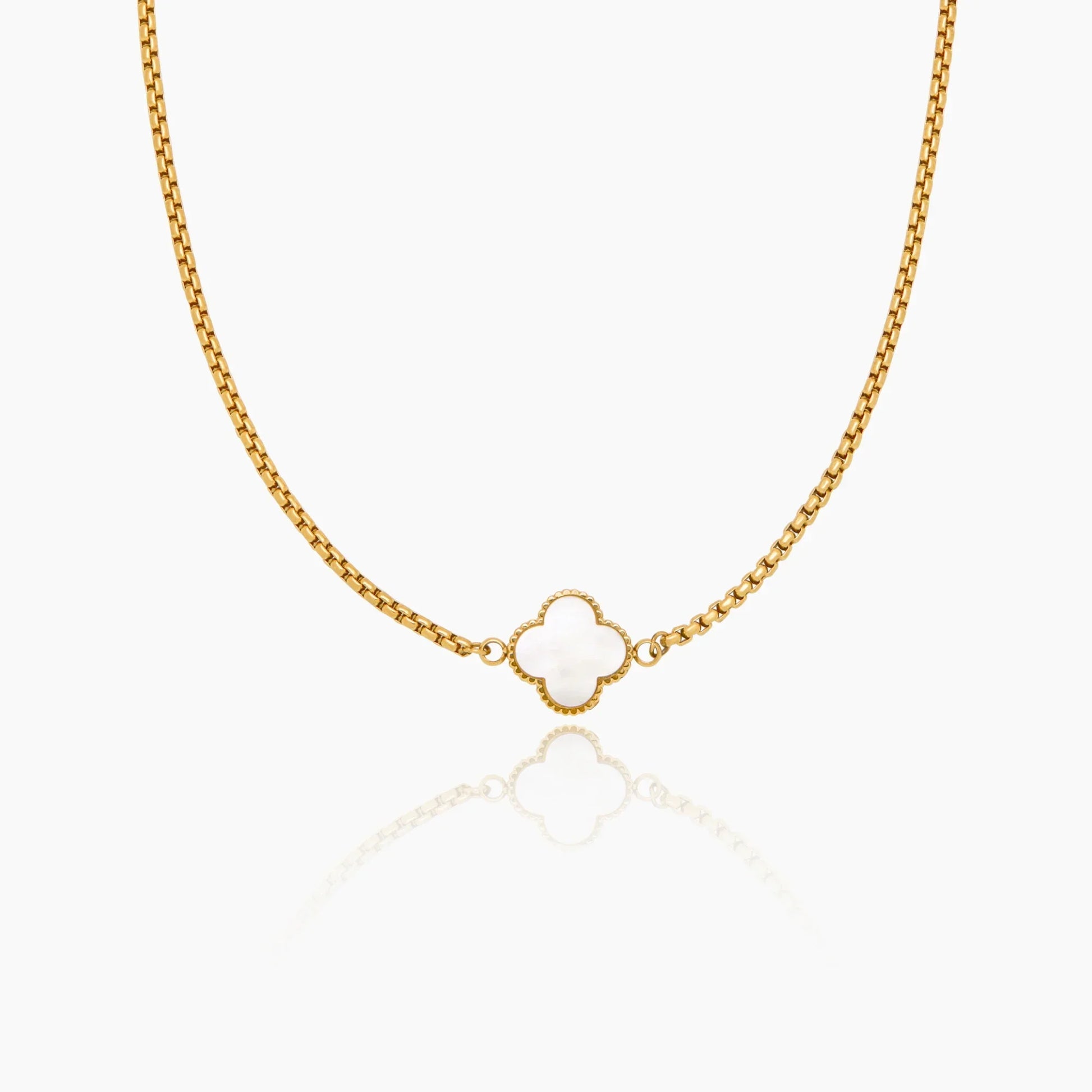 Pearl clover necklace gold — Olivia Jewelry